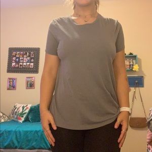 Grey t shirt